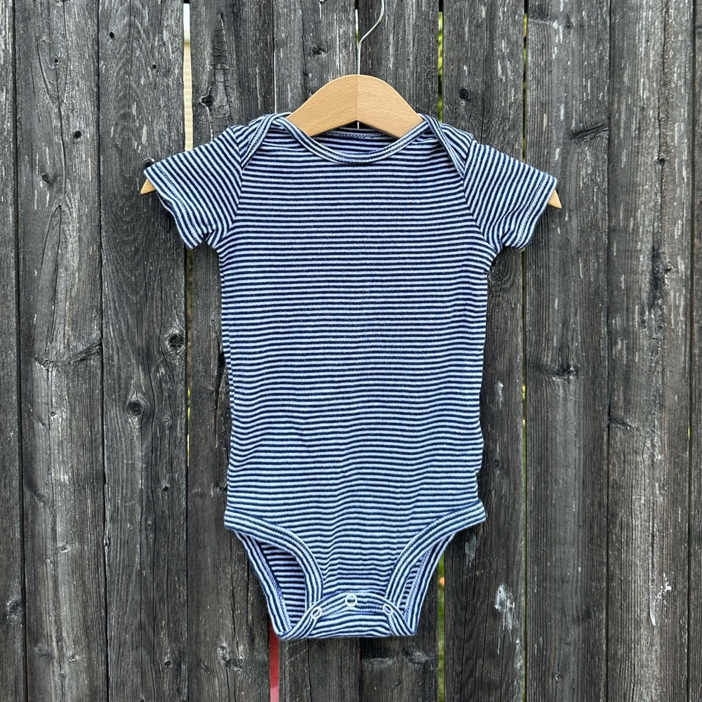 Simple Joys by Carter’s Striped Short Sleeve Bodysuit in Navy Blue/White - 6-9M